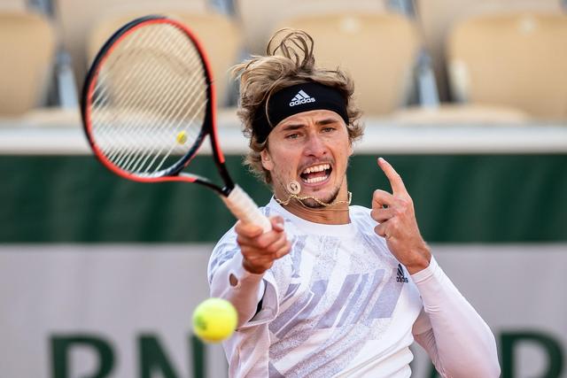 近日成功举 近日成功举