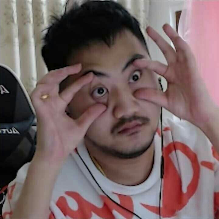 草蜢女足的 草蜢女足的