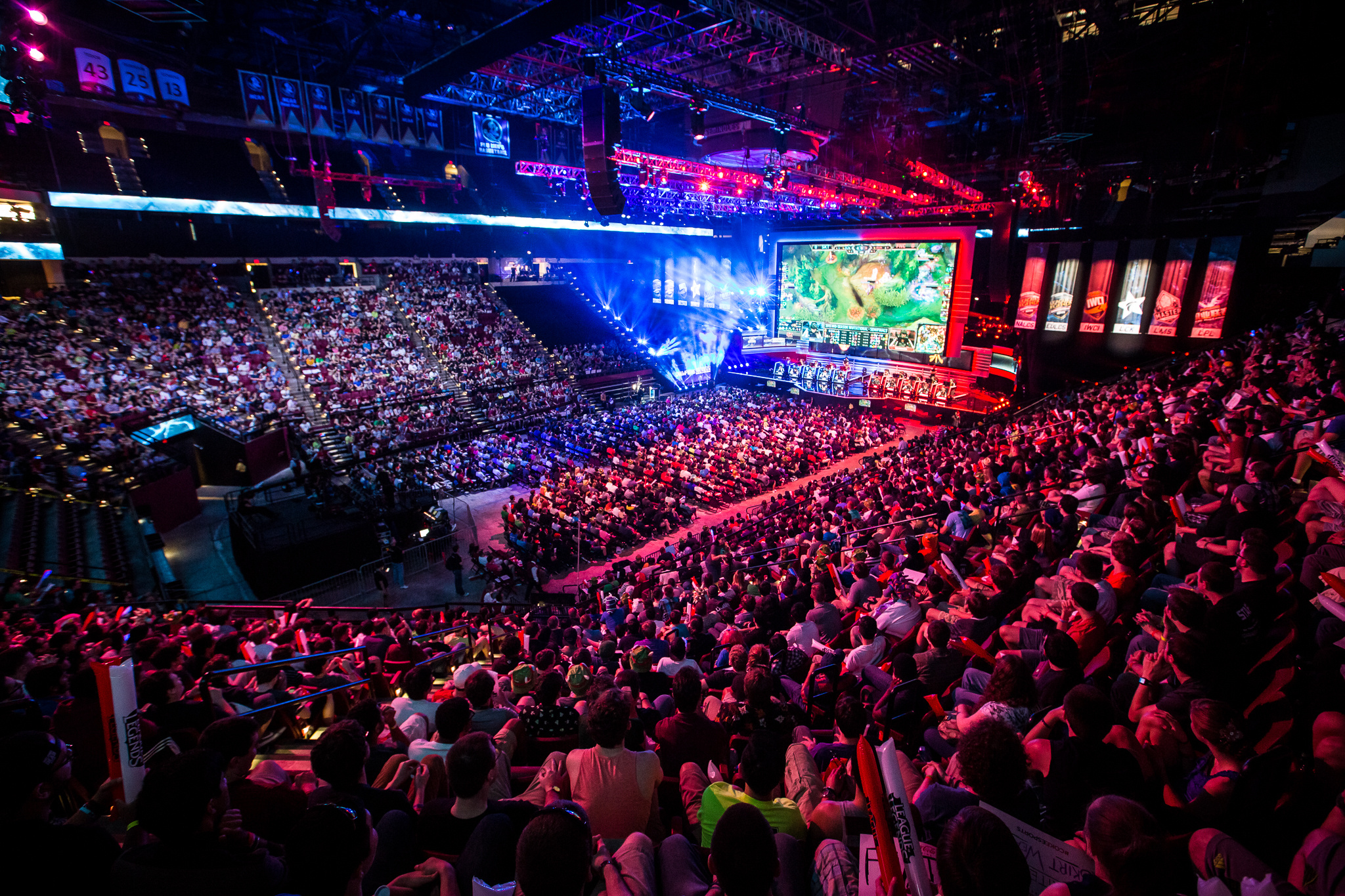 更是凭借贾 更是凭借贾