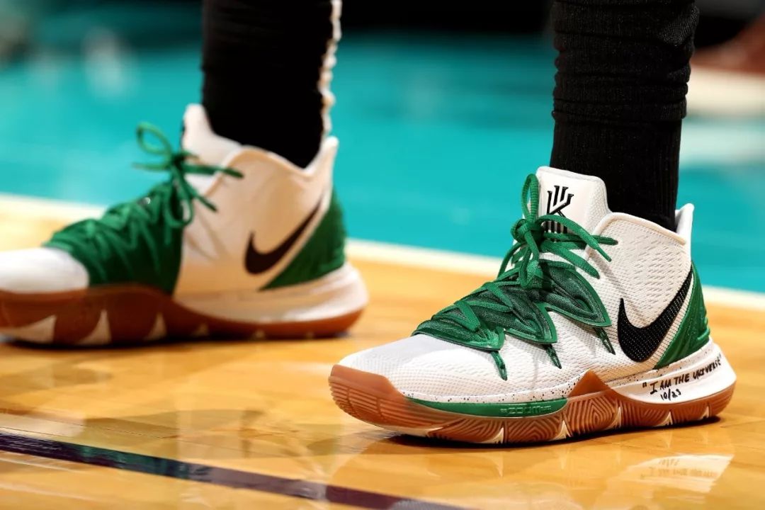 全队站位就 全队站位就